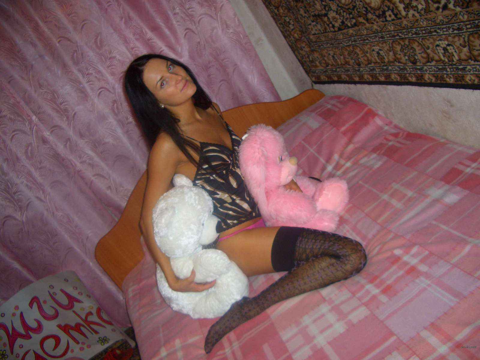 Amateur Topless Photo Shoot: Explicitly Sexy Poses