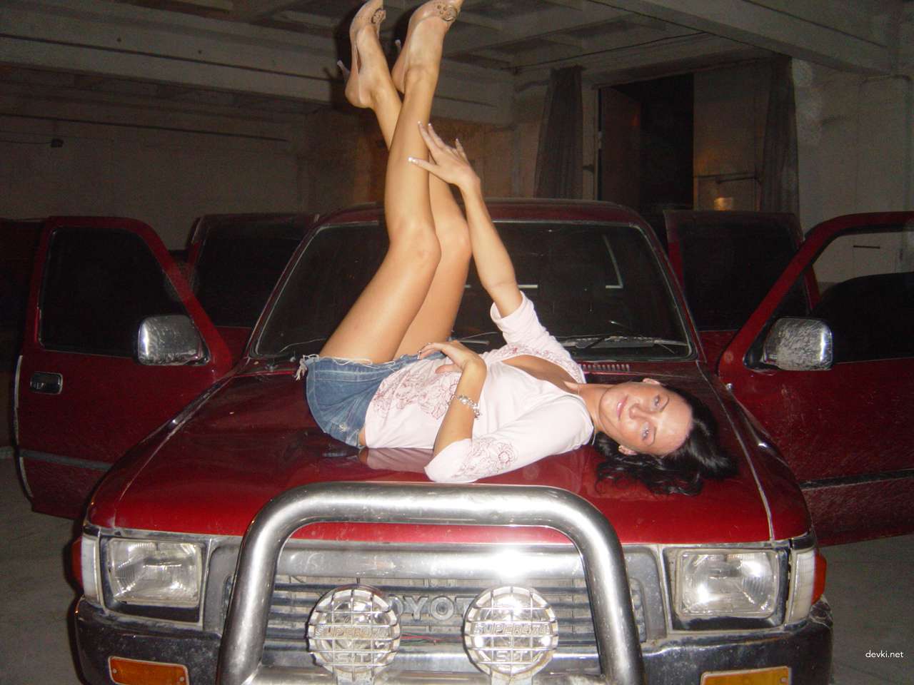 Amateur Topless Photo Shoot: Explicitly Sexy Poses