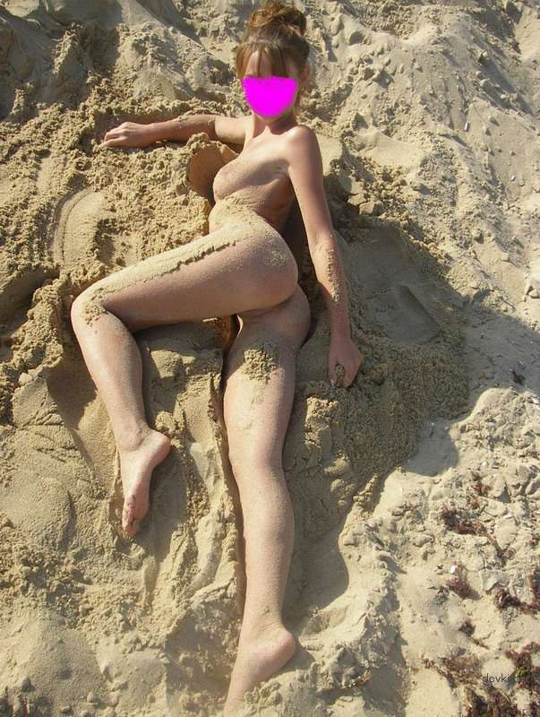 Shy Wife Exposes Pussy in Amateur Photo - Explicit and Bold Display