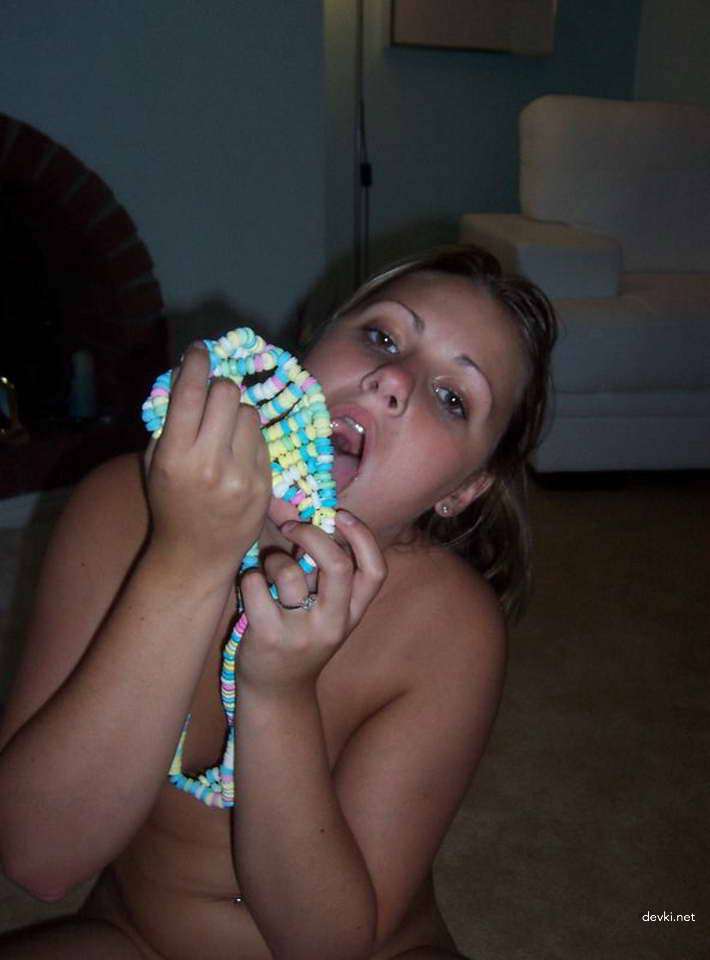 Curvy Beauty in Sweet Panties: Amateur Erotica Exposed