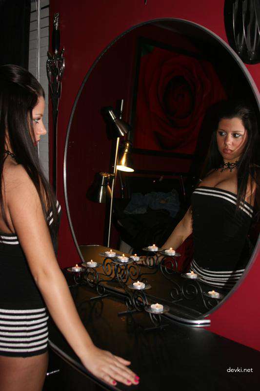 Private Erotic Album of Cute Girl: Explicit Amateur Photos