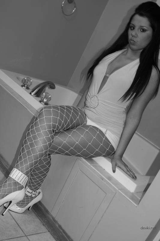 Private Erotic Album of Cute Girl: Explicit Amateur Photos