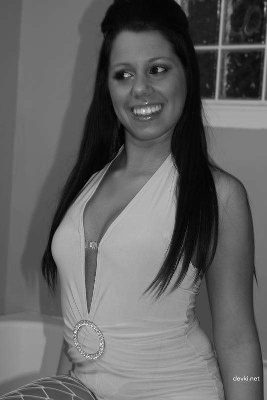 Private Erotic Album of Cute Girl: Explicit Amateur Photos