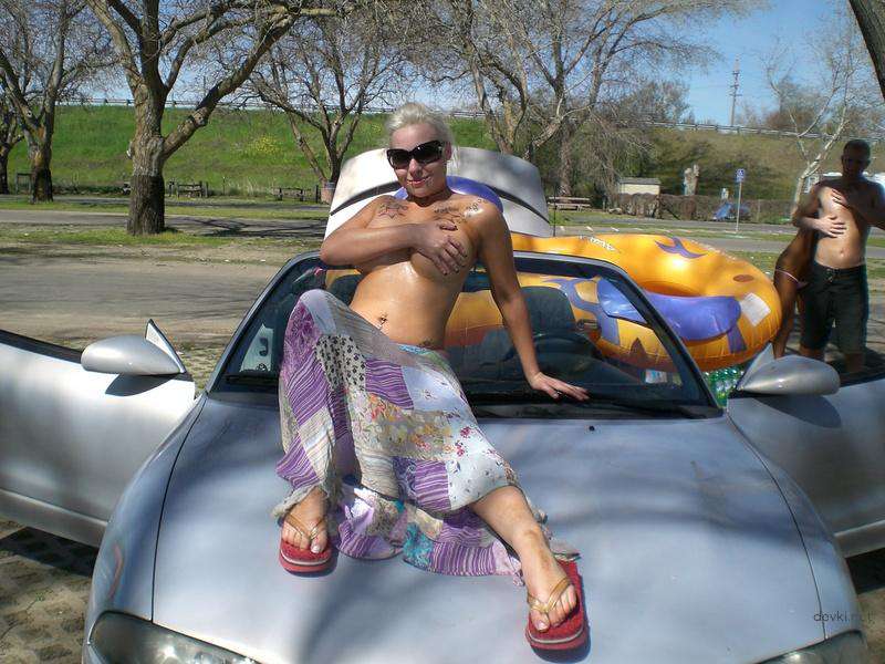 Three Bikini Babes: Explicit Amateur Beach Photo