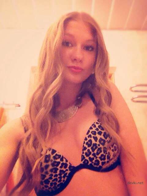 Private Nude Blonde Amateur Photo: Explicit XXX Content