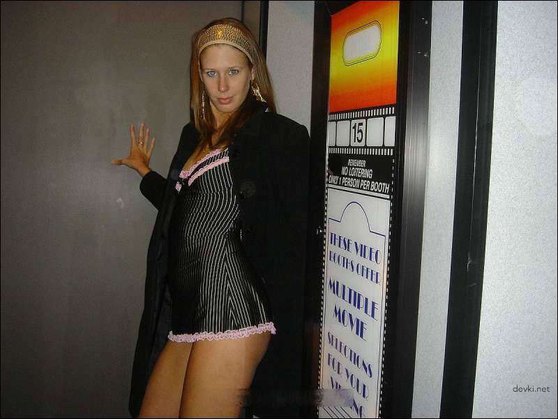 Skinny Girl's Private Explicit Photos: Amateur XXX Pics