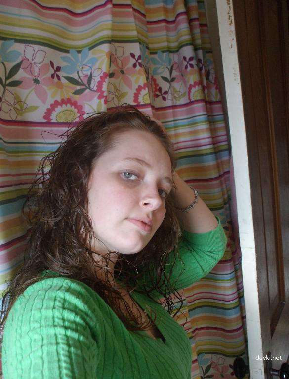 Explicit Amateur Nude Girls Posing at Home - Uncensored Photos