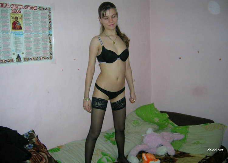 Skinny Girlfriend's Amateur Erotic Photoshoot - Explicit & Sensual