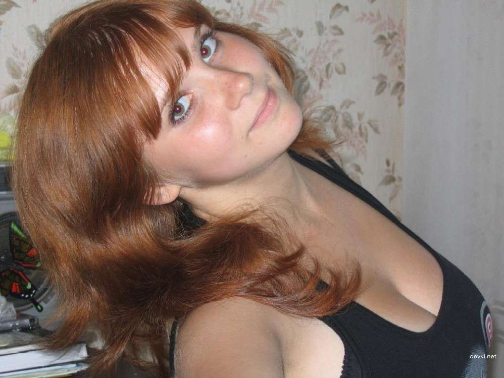 Naked Girl with Big Boobs: Explicit Amateur Photo of Busty Woman