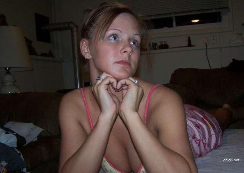 Amateur Busty Girlfriend's Sexual Adventures: Explicit Photos