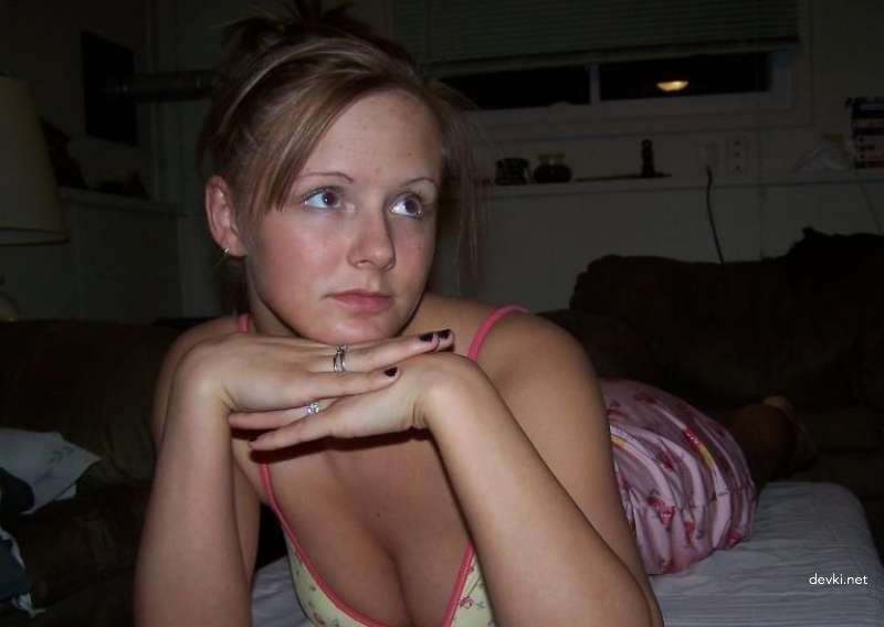 Amateur Busty Girlfriend's Sexual Adventures: Explicit Photos