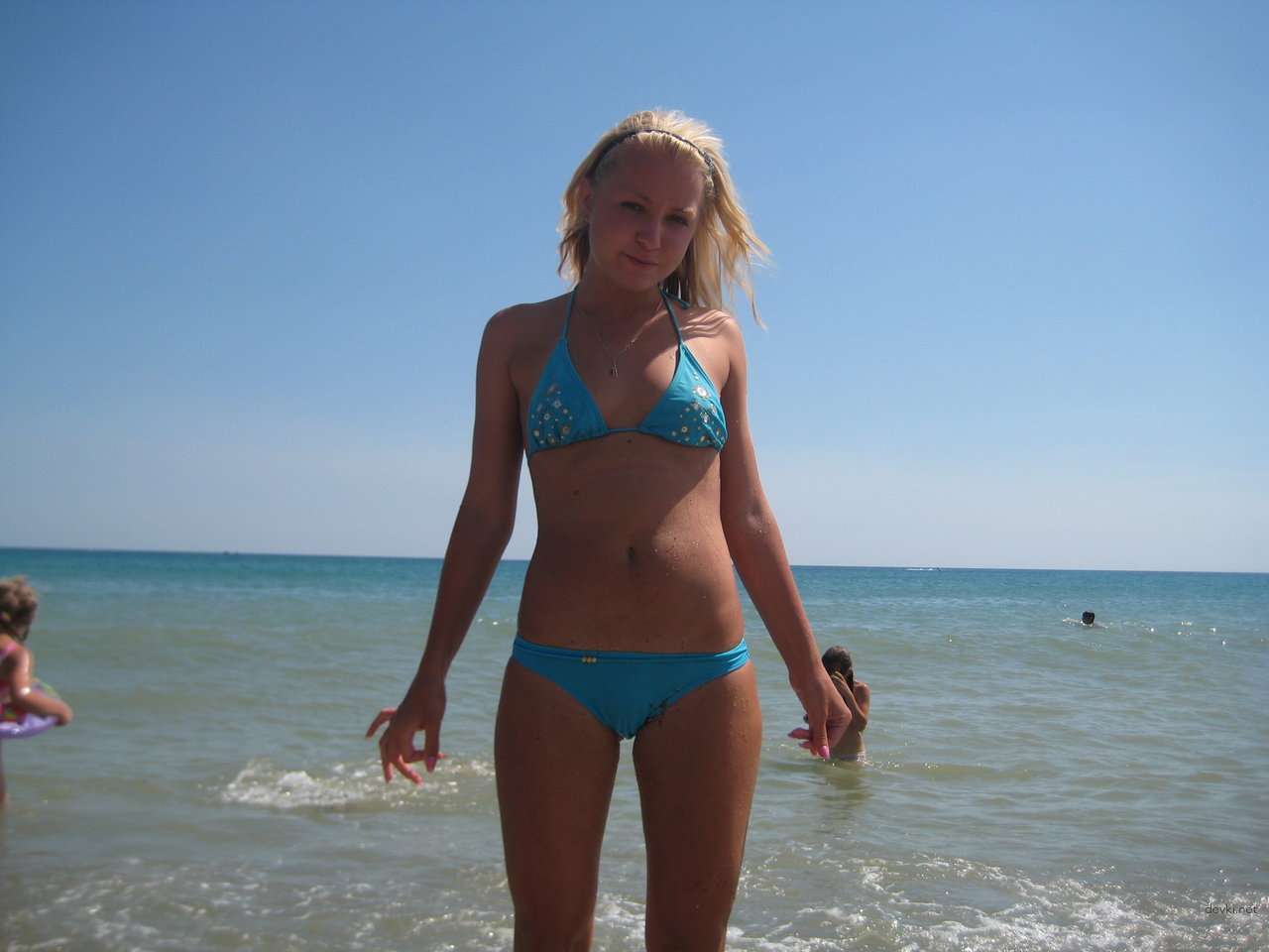 Sexy Amateur Nude Photoshoot: Hot Russian Babe Poses Naked