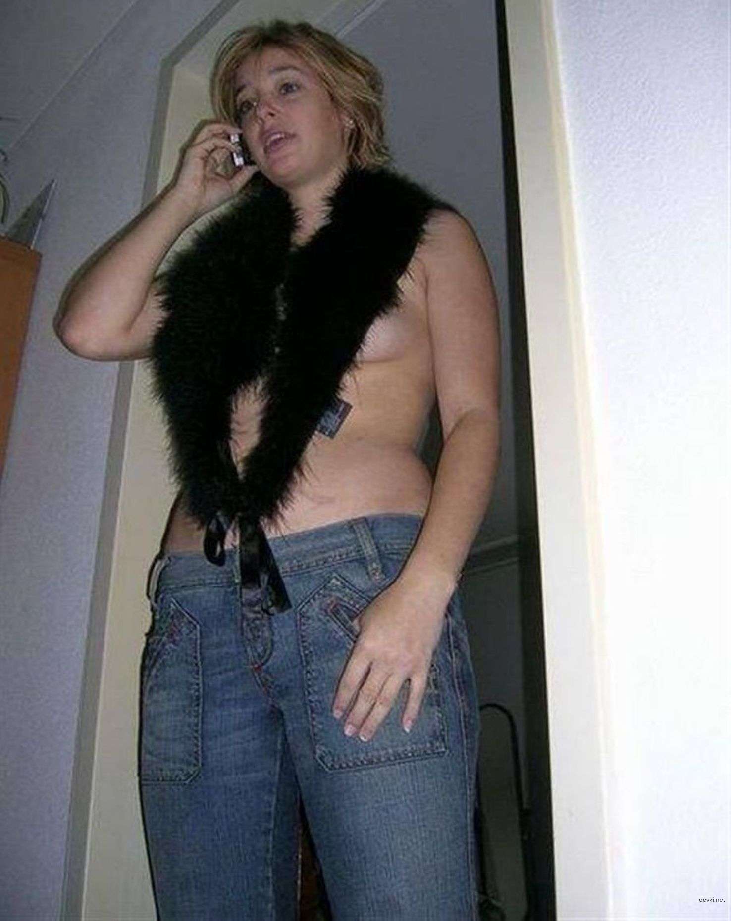 Hot babe gives blowjob to guy - explicit oral sex action