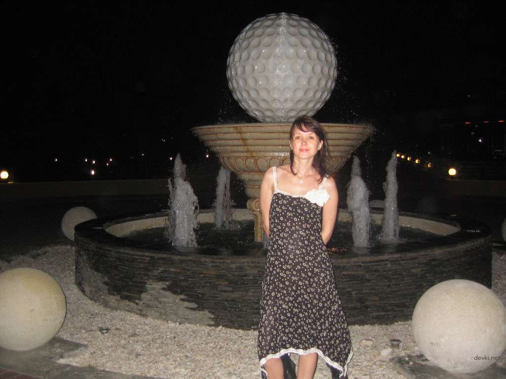 Naked MILF Amateur Photo: Explicit and Bold Mom Exposed