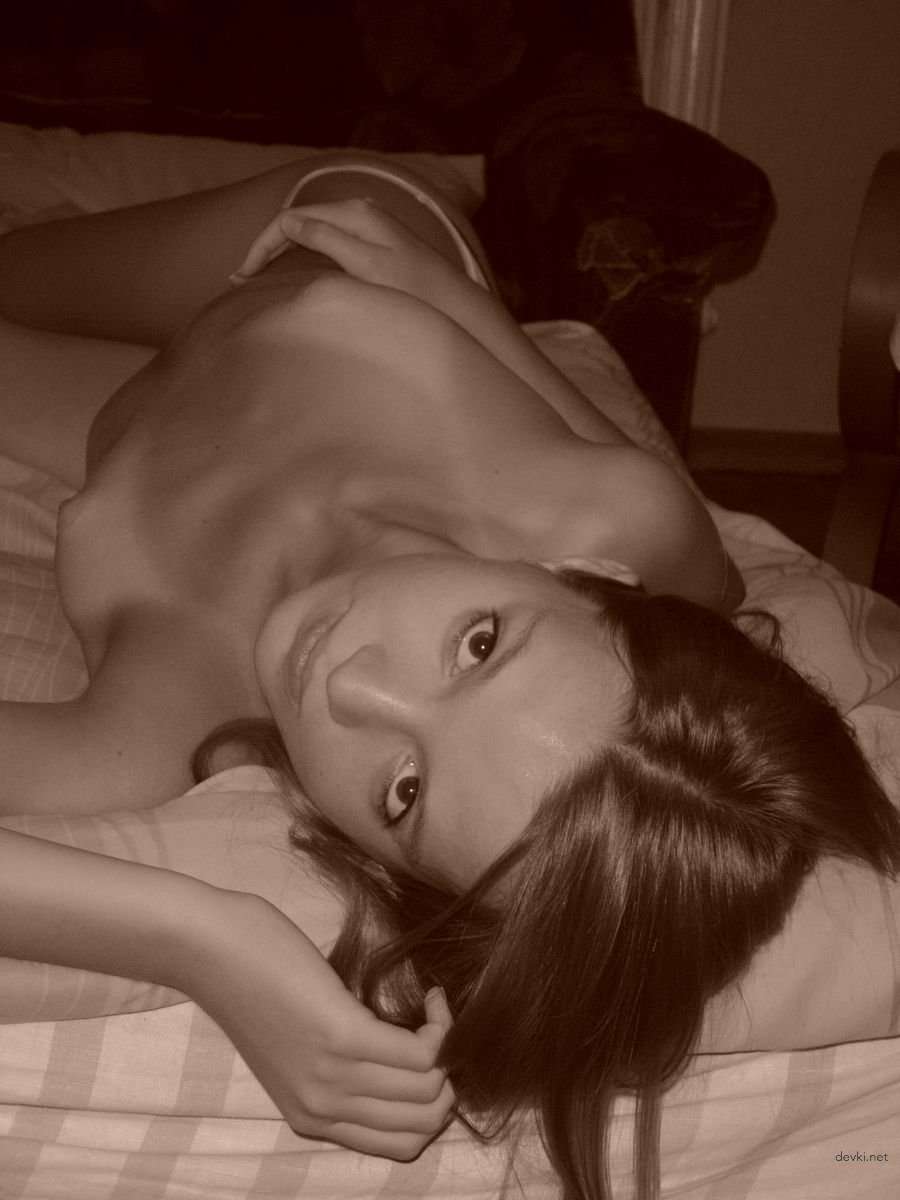 Sexy Amateur Poses in Intimate Positions for Explicit Photoshoot
