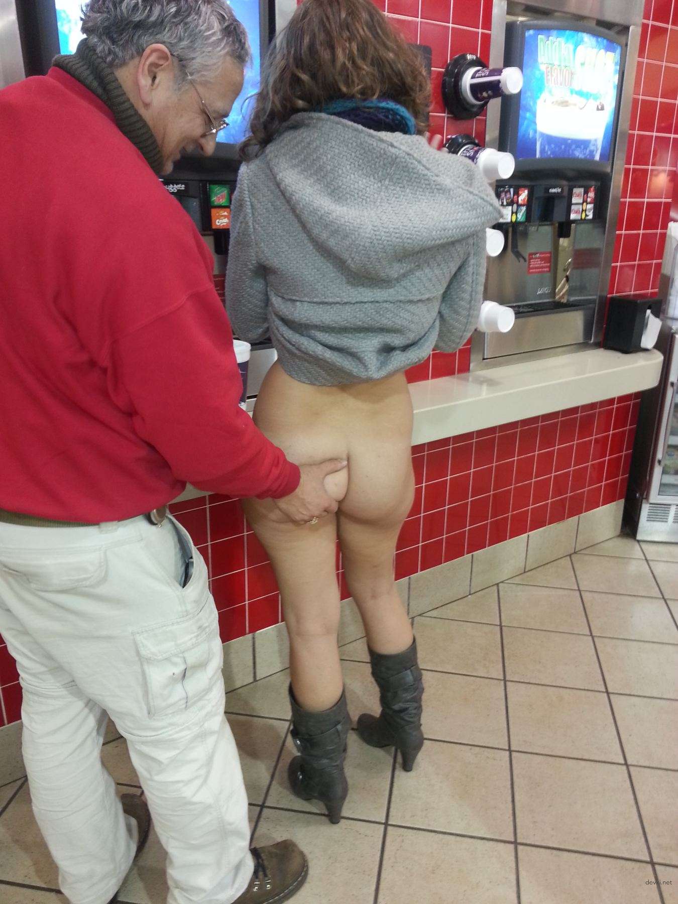 Naked Babe Masturbates and Fucks Her Wet Pussy