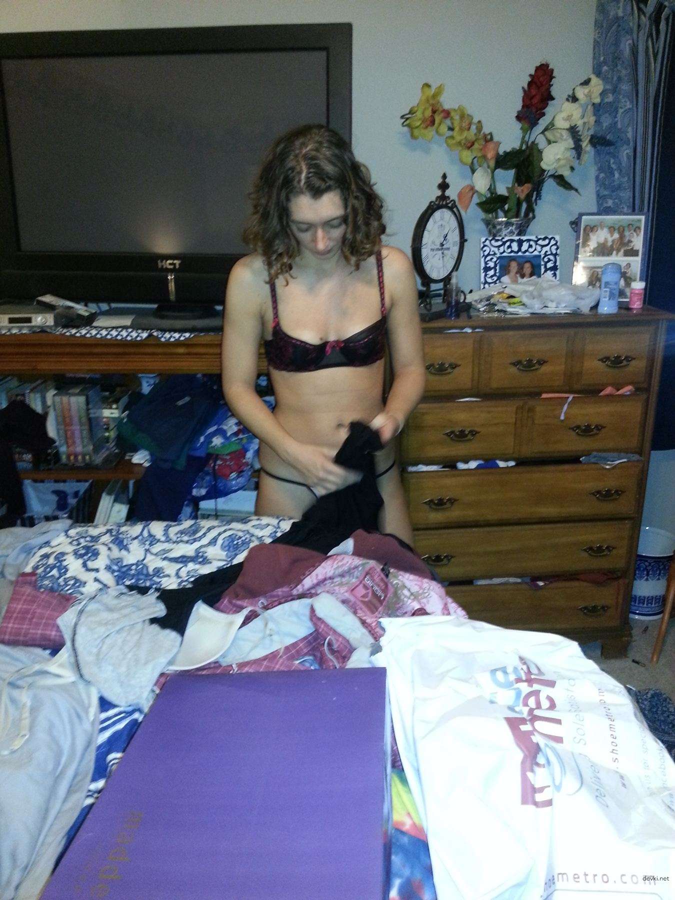 Naked Babe Masturbates and Fucks Her Wet Pussy