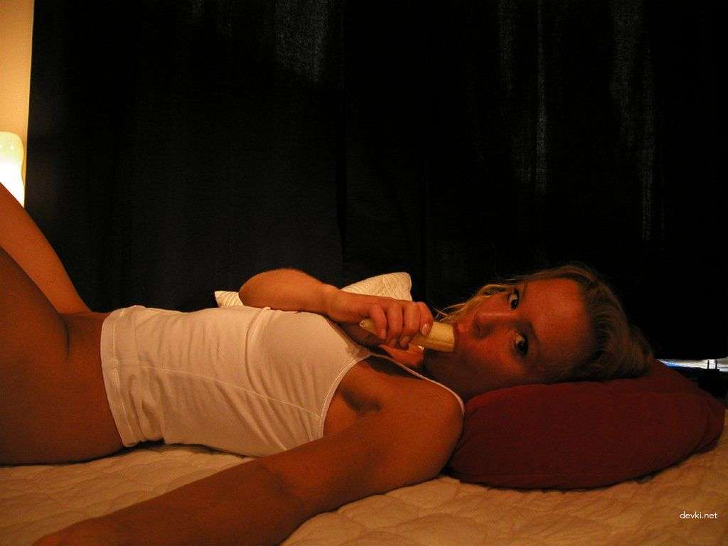 Sensual Amateur Erotica: Mature Woman in Gorgeous Lingerie