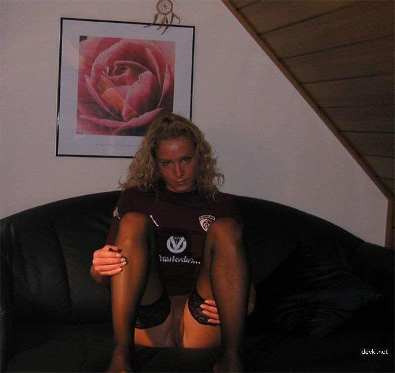Sensual Amateur Erotica: Mature Woman in Gorgeous Lingerie