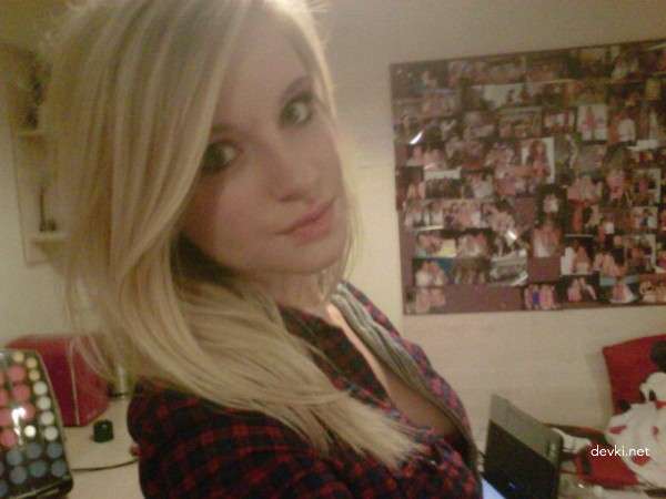 Sensual Blonde Amateur Erotic Photoshoot: Explicit Beauty in Soft Lighting