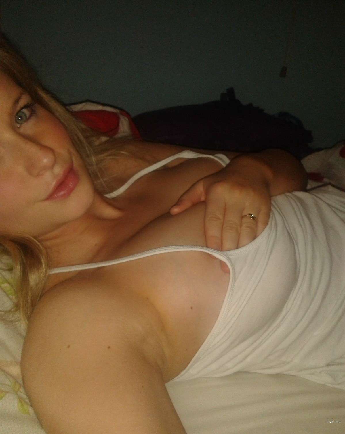 Sensual Blonde Amateur Erotic Photoshoot: Explicit Beauty in Soft Lighting