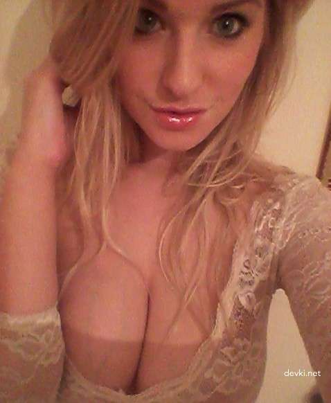 Sensual Blonde Amateur Erotic Photoshoot: Explicit Beauty in Soft Lighting