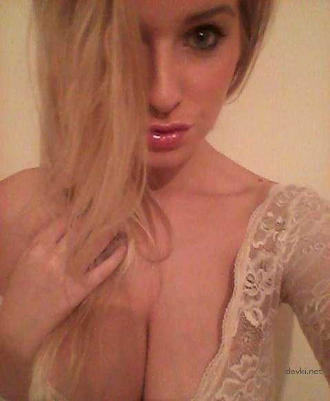 Sensual Blonde Amateur Erotic Photoshoot: Explicit Beauty in Soft Lighting