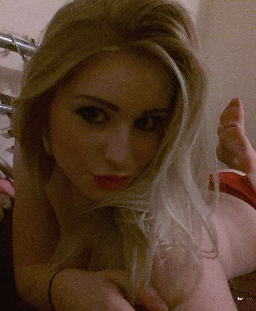 Sensual Blonde Amateur Erotic Photoshoot: Explicit Beauty in Soft Lighting
