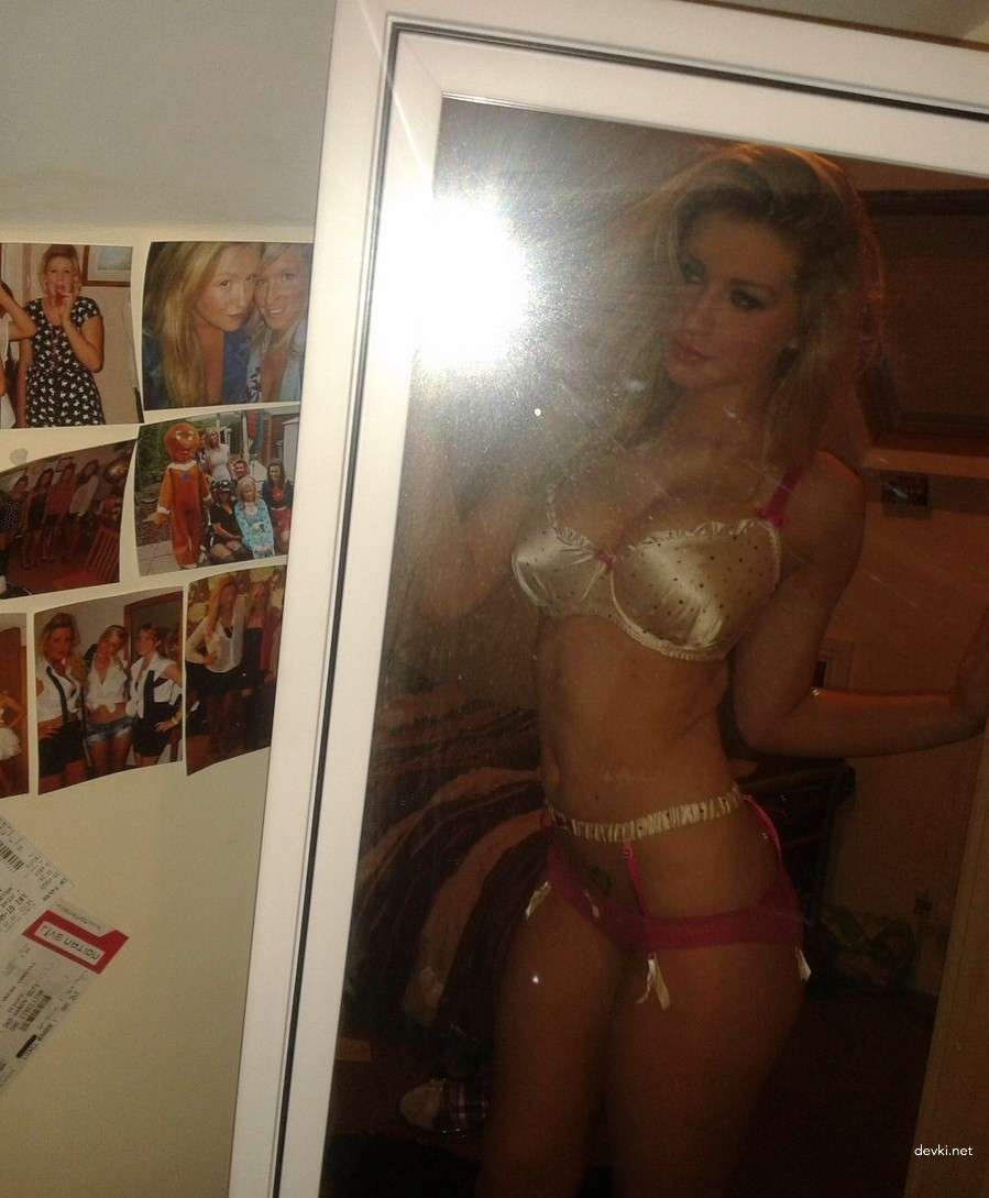 Sensual Blonde Amateur Erotic Photoshoot: Explicit Beauty in Soft Lighting