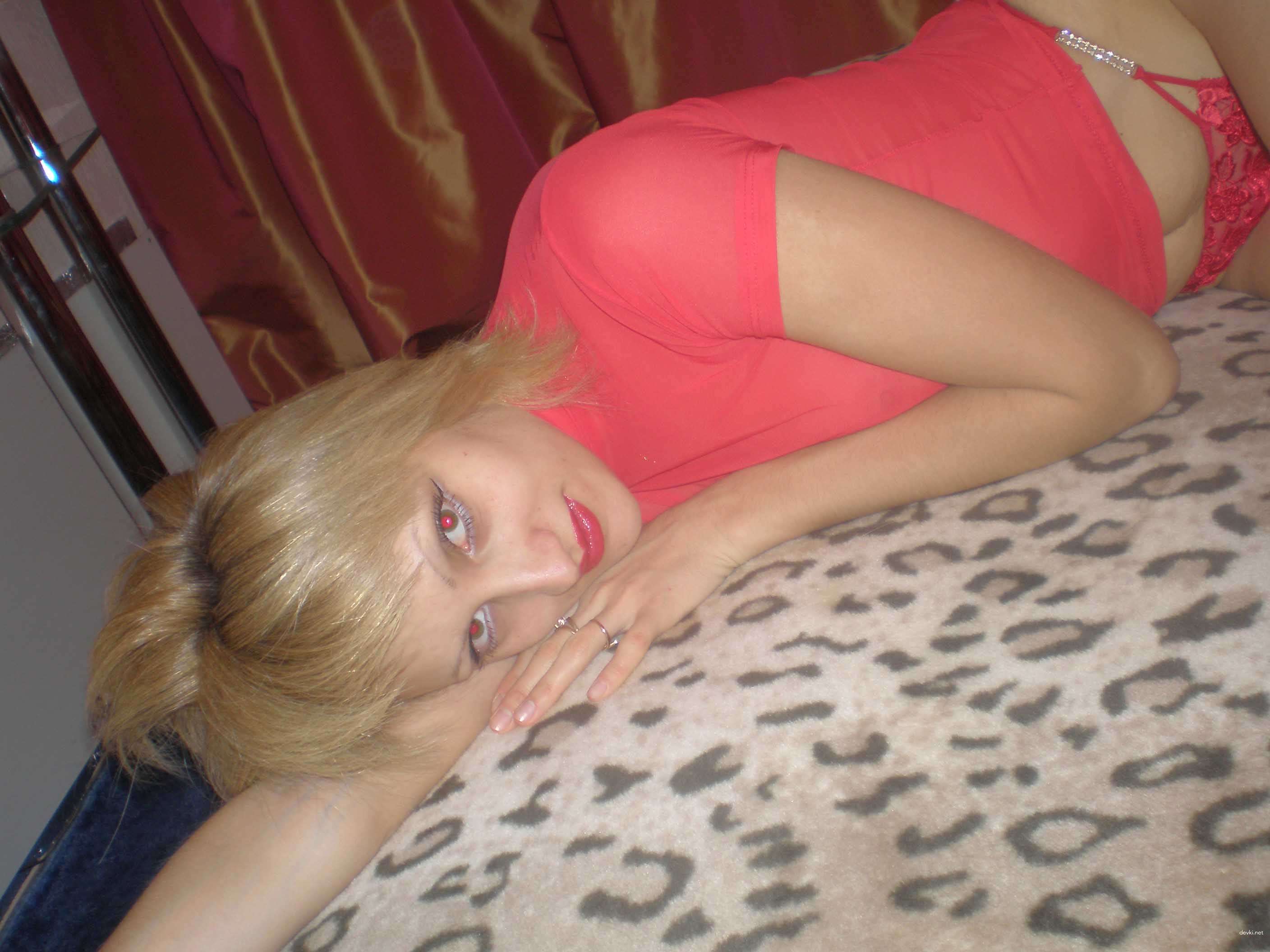 Blonde Babe Hardcore Sex with Horny Guy