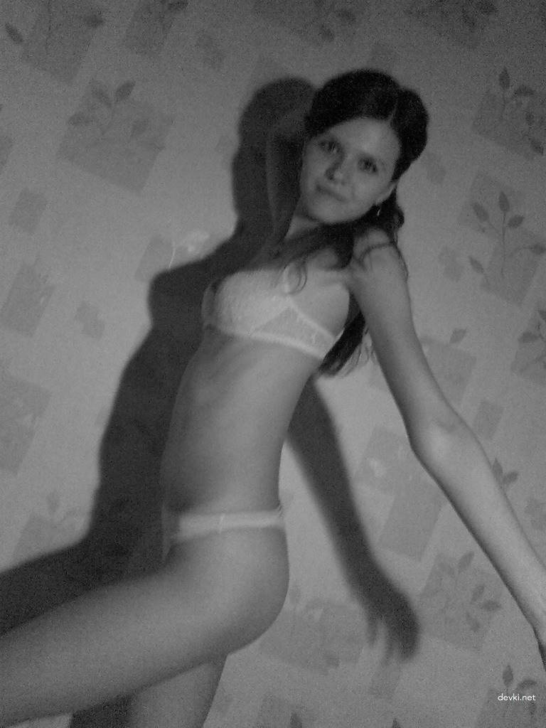 Explicit Black and White Girl Photoshoot: Amateur Nude Session