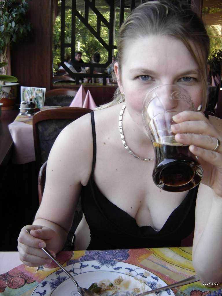 Amateur Nude Exhibitionist Caught on Camera - Explicit Public Nudity