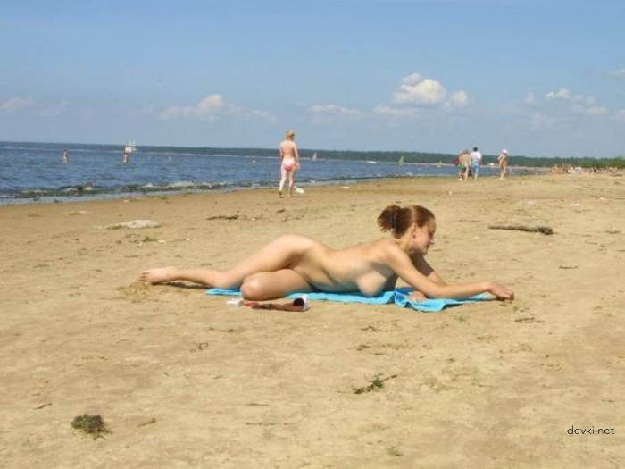 Explicit Nude Nudist on Beach - Amateur Photo