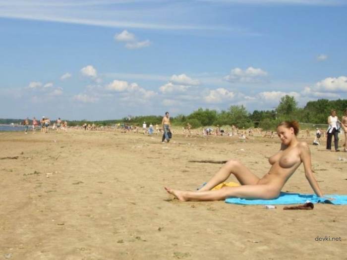 Explicit Nude Nudist on Beach - Amateur Photo