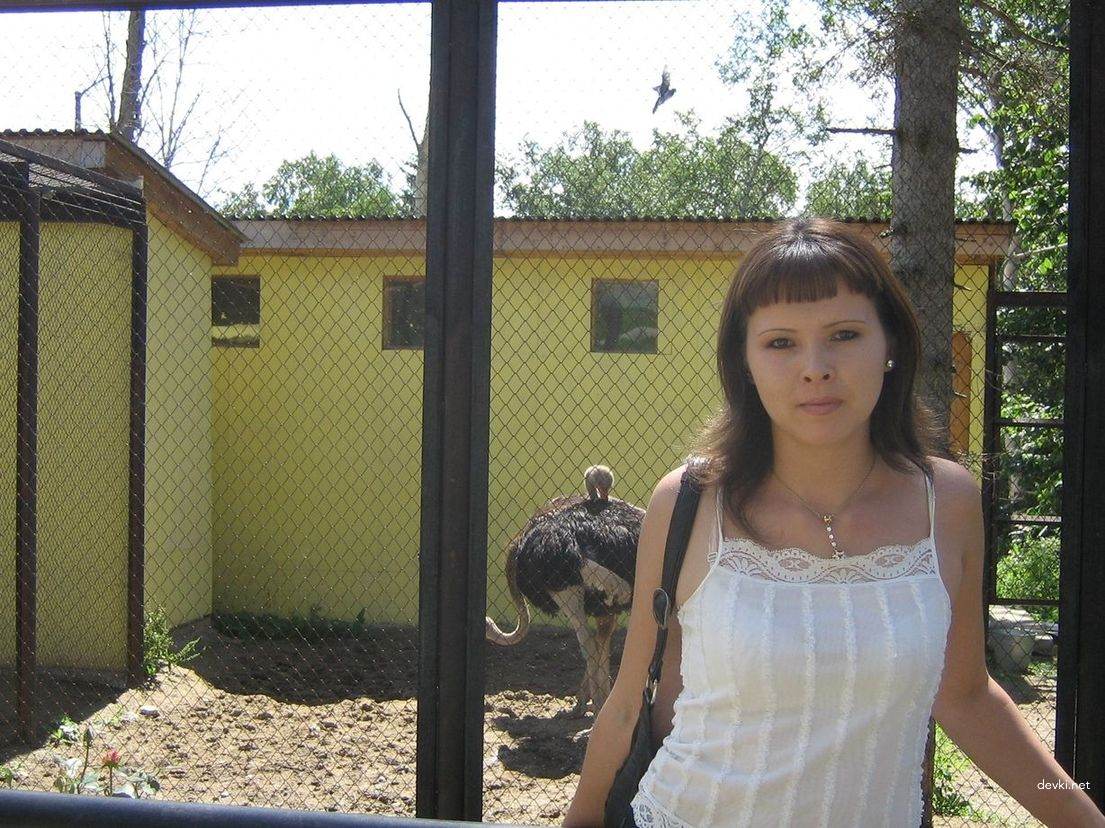 Explicit Naked Amateur Girl Home Photo - Uncensored Young Woman Nude Selfie