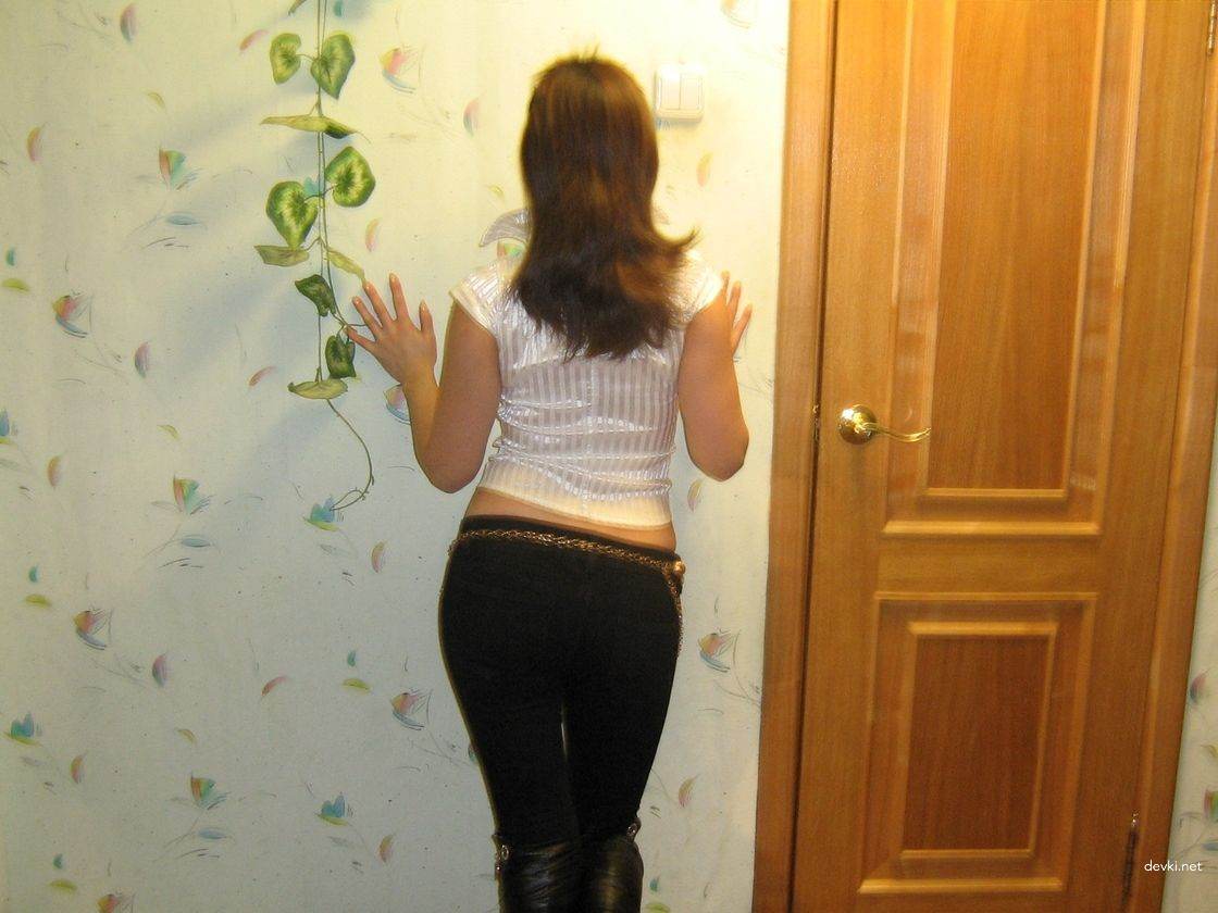 Explicit Naked Amateur Girl Home Photo - Uncensored Young Woman Nude Selfie