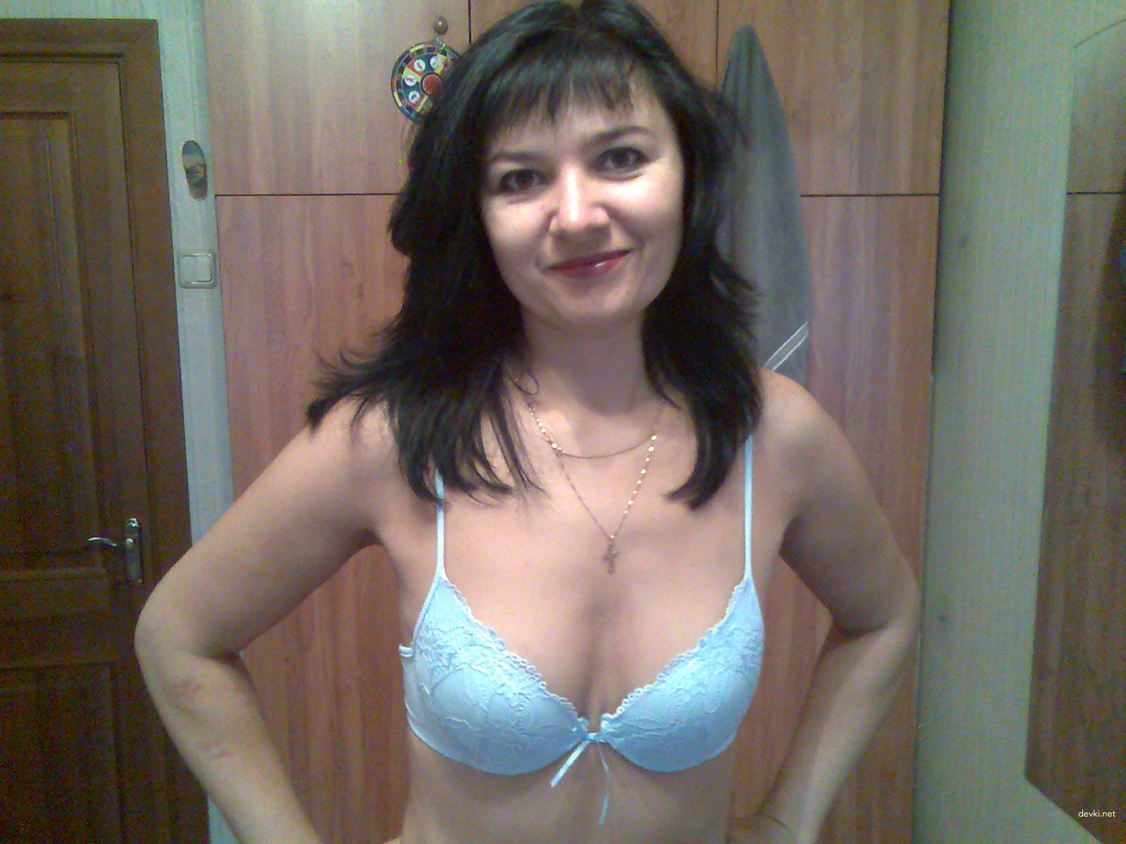 Hot Beach Babes Showing Off Tan Lines in Amateur Photos