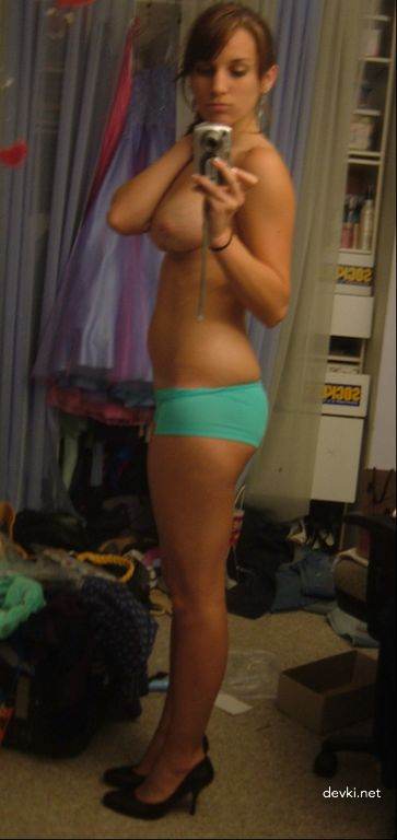Hot College Student's Naughty Selfie - Explicit Amateur Photo