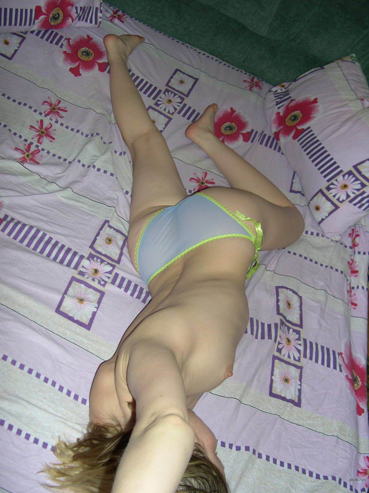 Amateur Young Mistress Erotic Home Photos - Explicit and Seductive