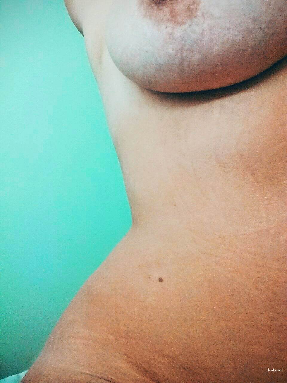 Busty Babe Snaps Naked Selfies - Explicit Amateur Photo Shoot