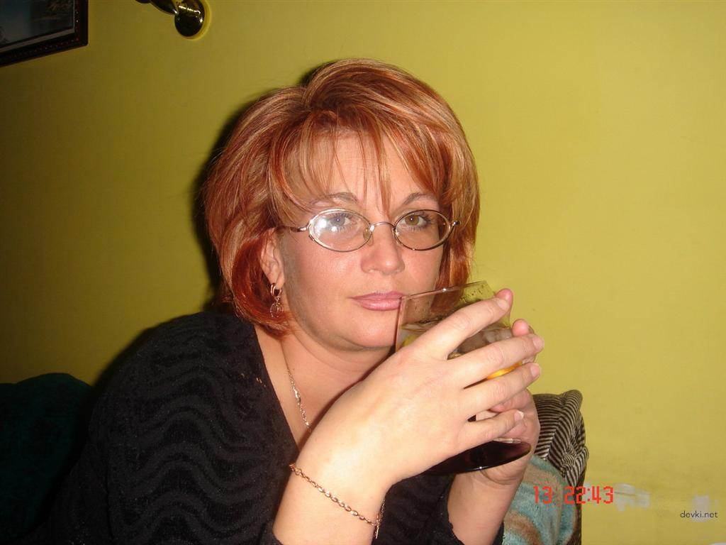 Mature MILF XXX Photos: Hot and Horny Cougar in Action