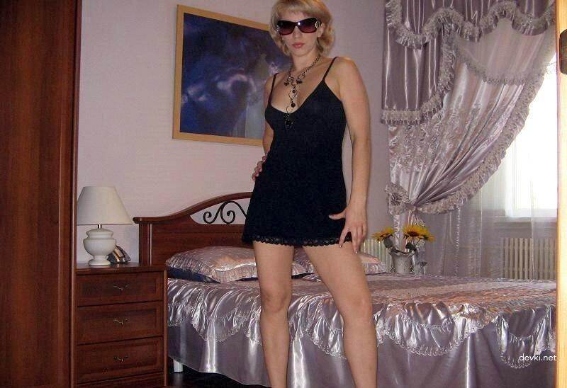 Mature Lady in Stockings Porn - Hot MILF in Lingerie Gets Naughty