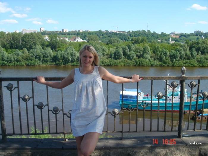 Russian Teen Girl Hardcore Porn: Explicit Sex Tape
