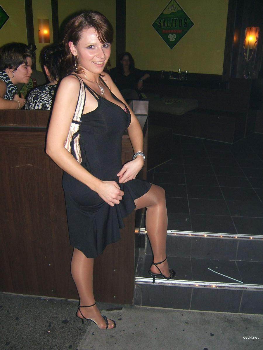 Hot Busty Amateur: Seductive Photos of a Cute Girl with Big Breasts