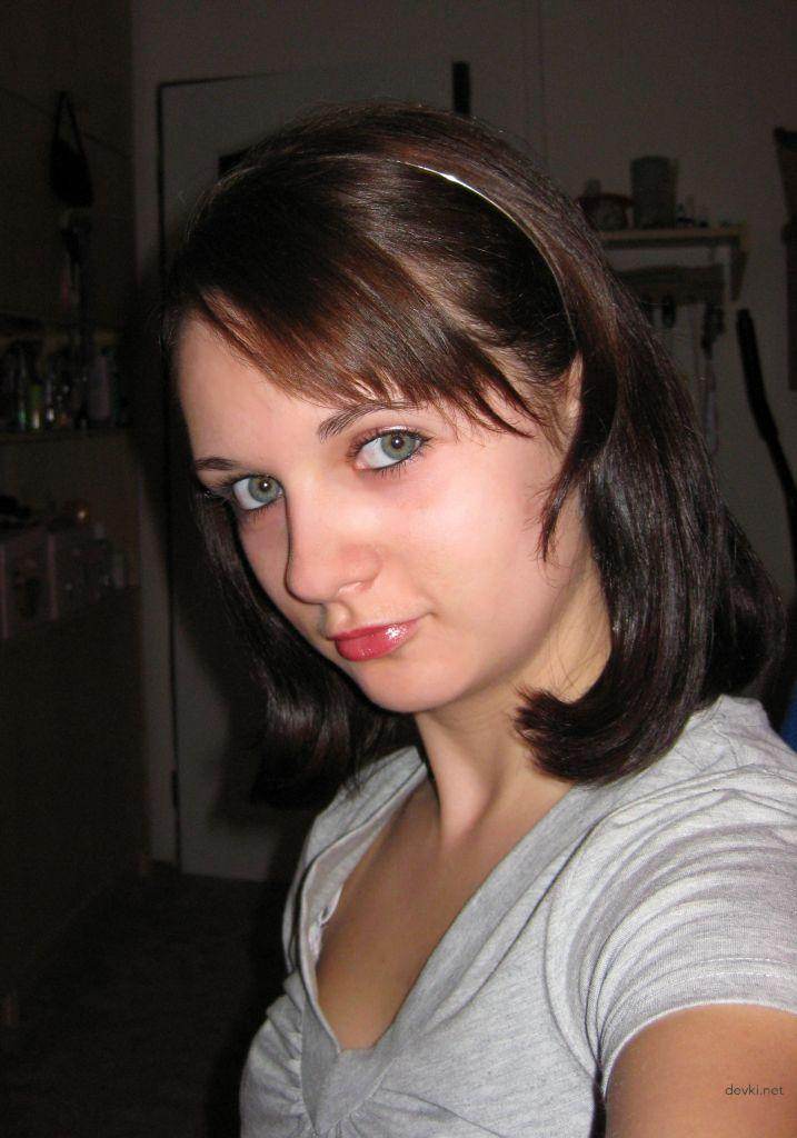 Hot Naked Brunette Amateur Exposing It All - Explicit Photo Shoot