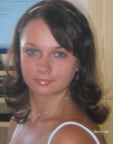 Hot Naked Brunette Amateur Exposing It All - Explicit Photo Shoot
