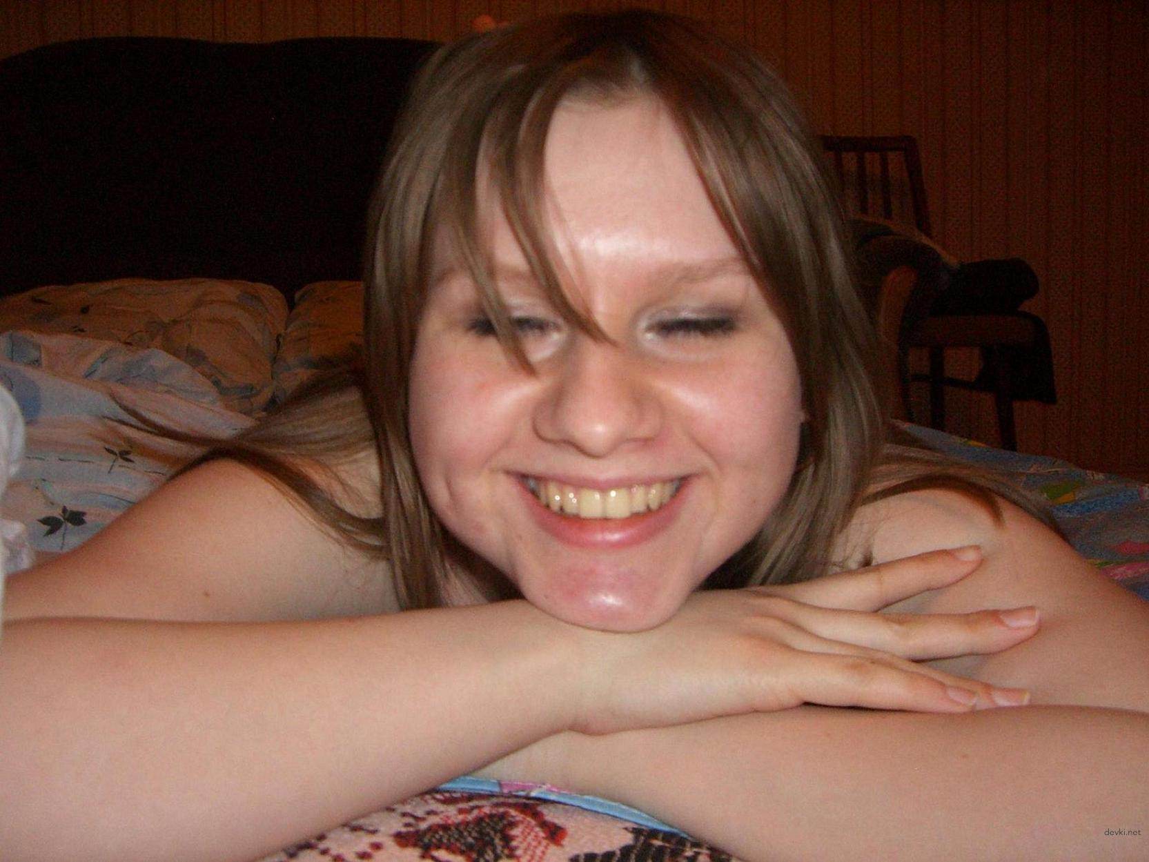 Naked Girl Amateur Photoshoot: Explicit and Bold!