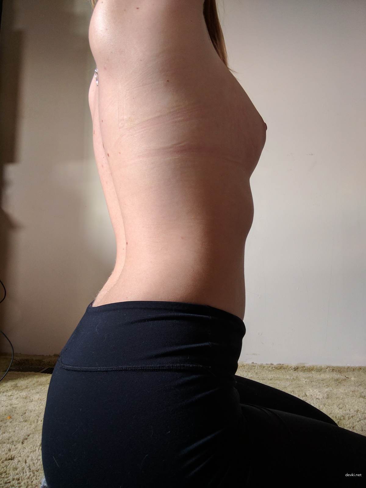 Sexy Babe Shows Off Her Pussy Doggy Style in Amateur Photo