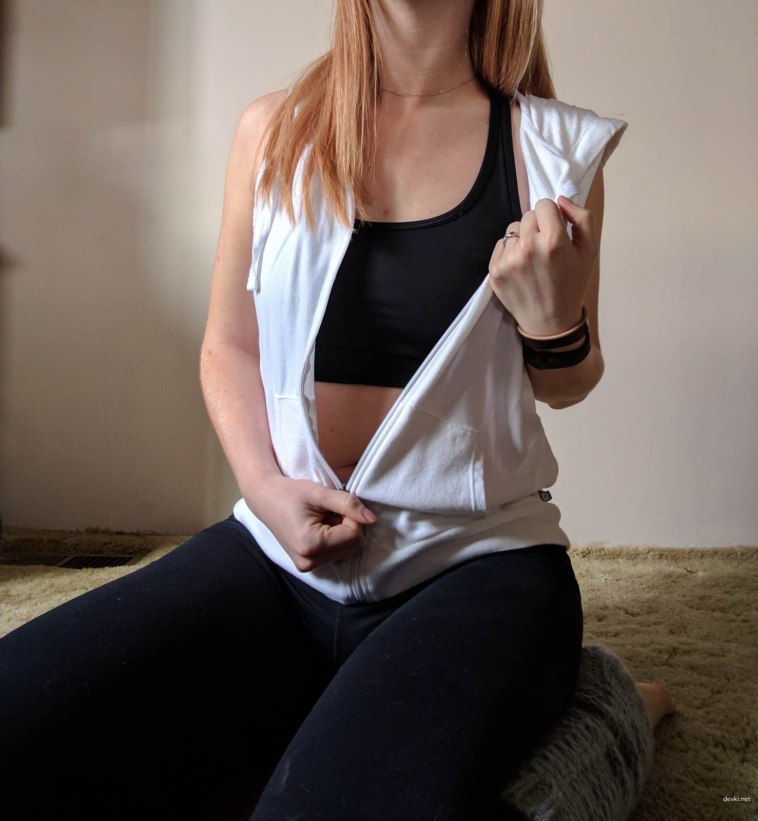 Sexy Babe Shows Off Her Pussy Doggy Style in Amateur Photo