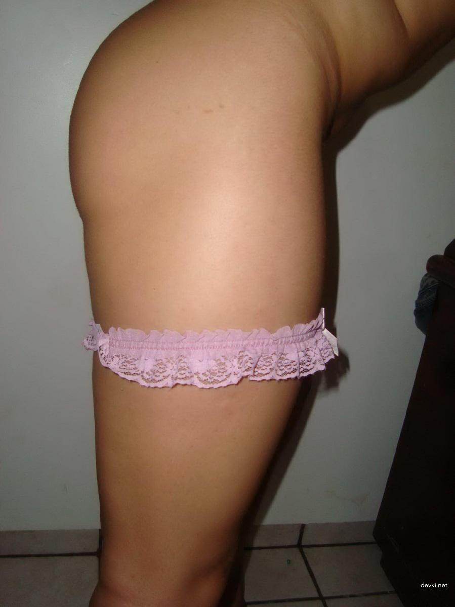 Explicit Amateur Brunette Nude Selfies: Hot Body Photoshoot